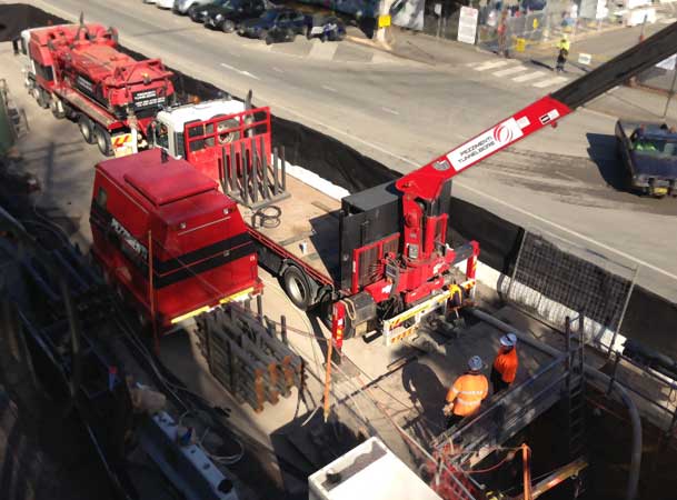 Barrangaroo Microtunnelling Pezzimenti Vacuum Truck Crane Truck Rods