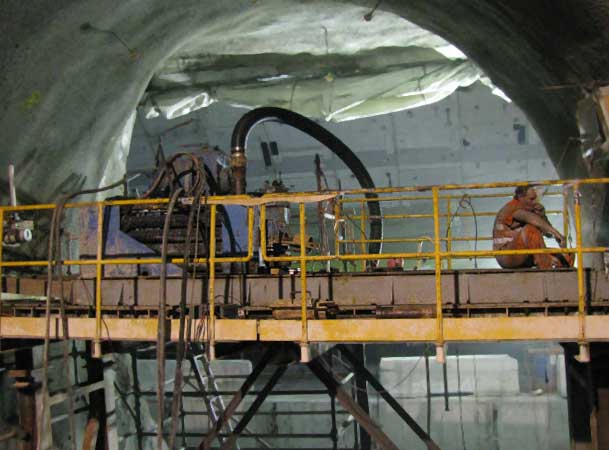 Clem7 Road Tunnel Pezzimenti Microtunneling Elevated Jacking Frame