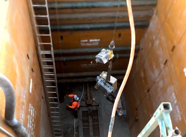Leppington Pezzimenti Microtunnelling Lowering controls to operator