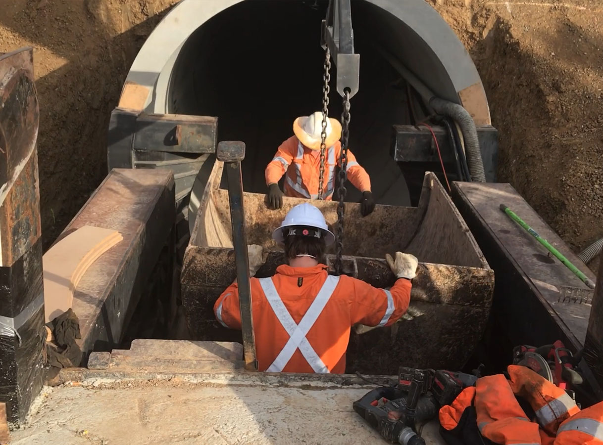 Pezzimenti Open Face Pipejacking Tiaro Culverts beneath Bruce Highway