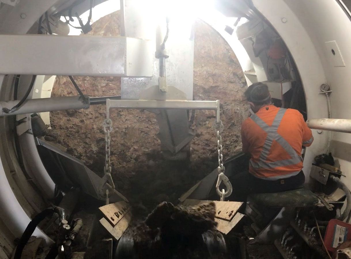 Pezzimenti Open Face Pipejacking Tiaro Culverts beneath Bruce Highway